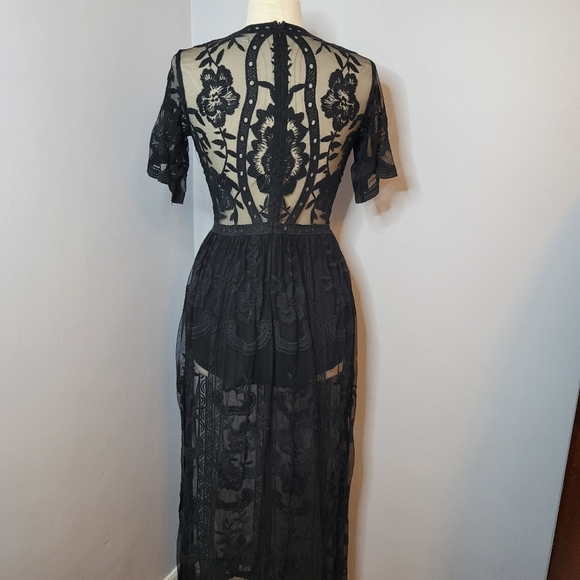 Honey Punch Small Black Lace Maxi Dress Romper Deep Plunge V-Neck Sheer Overlay - Picture 6 of 12